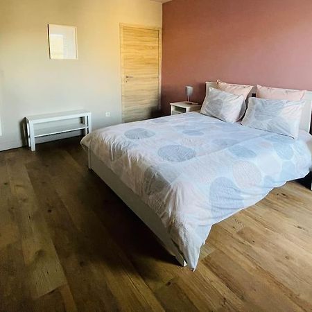 Appartement Cosy Au Centre De Beauraing Kültér fotó
